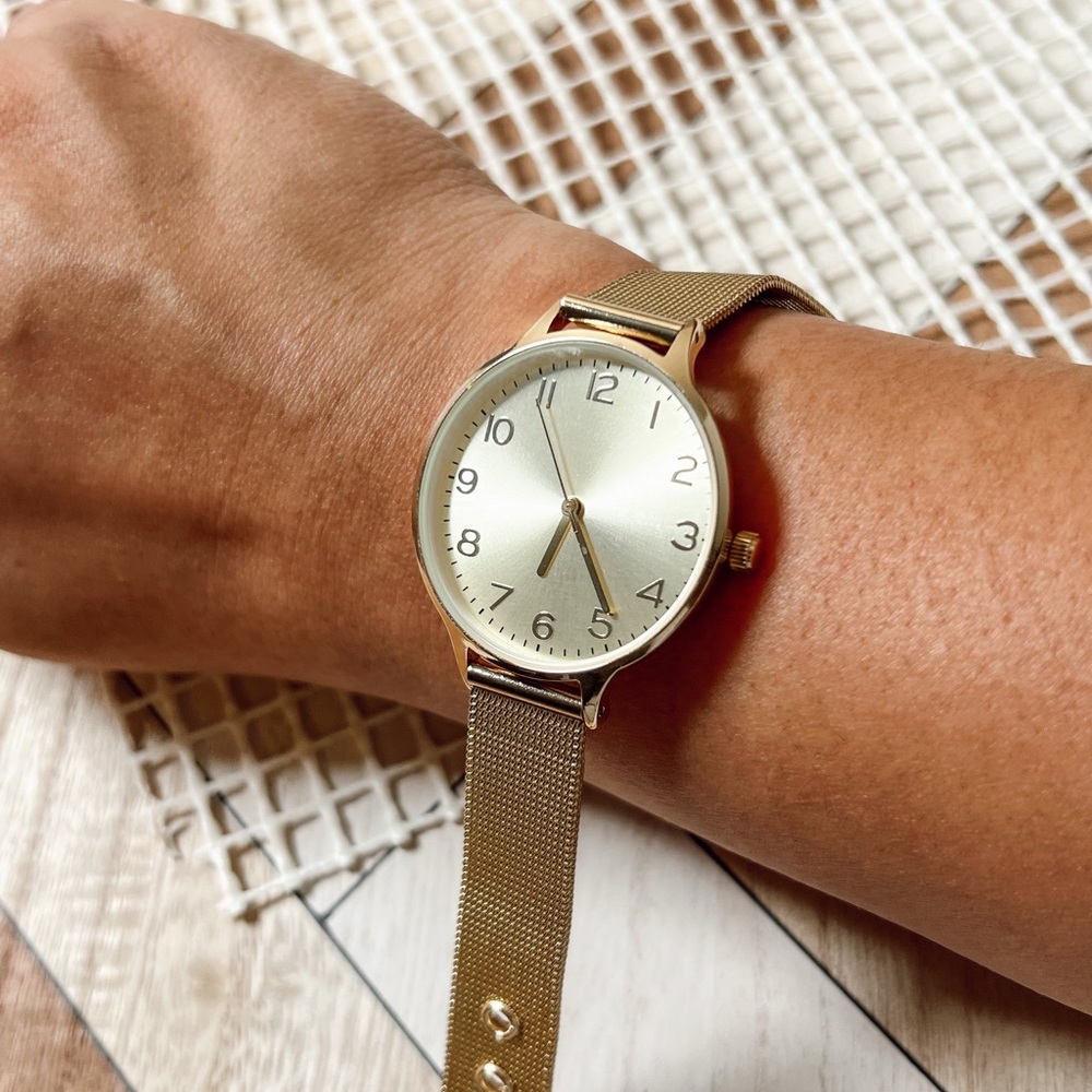 Minimal Mesh Watch